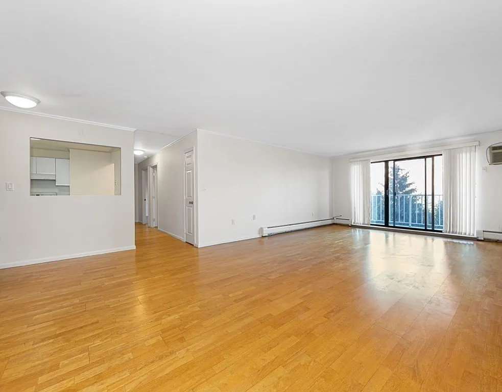 151 Coolidge Ave — Photo 2