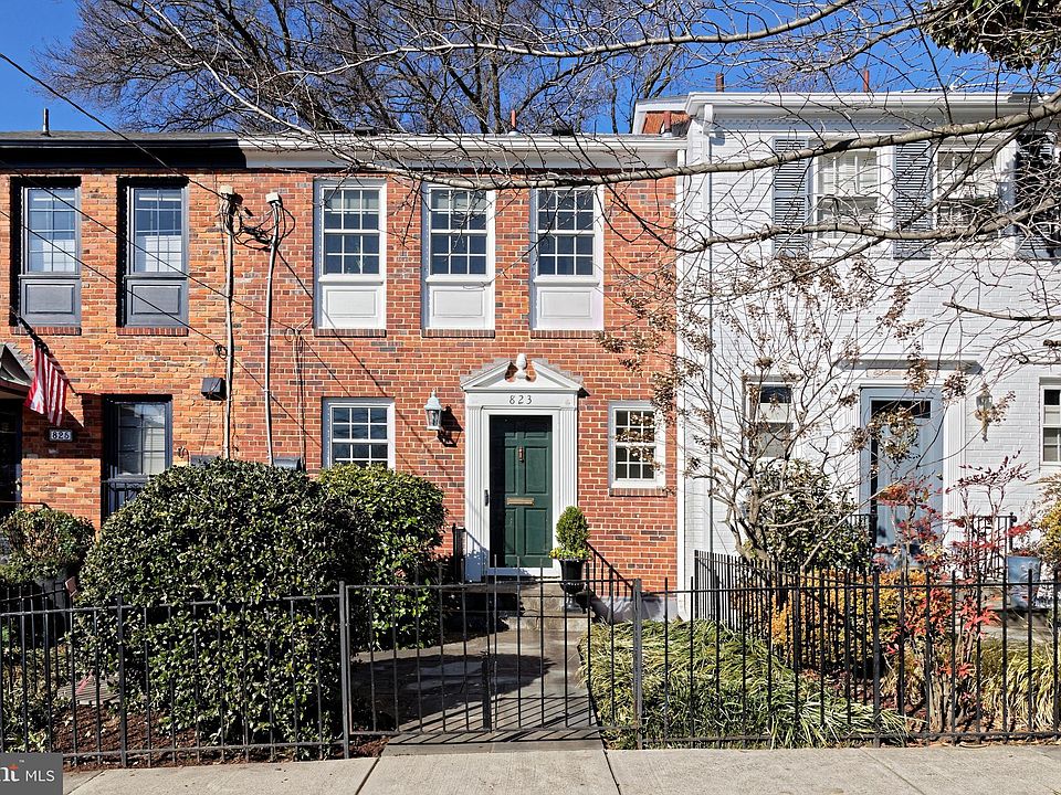 1st image of 823 S Fairfax St