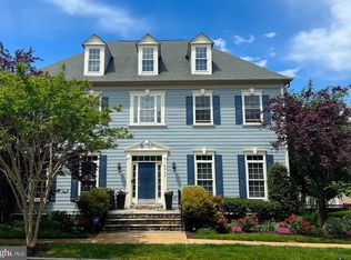 2960 Trousseau Ln, Oakton, VA 22124