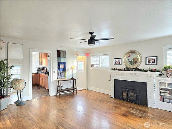 2nd image of 906 N Rice Street