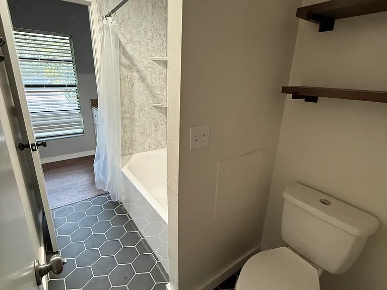 772 Fairwood Ln — Photo 9