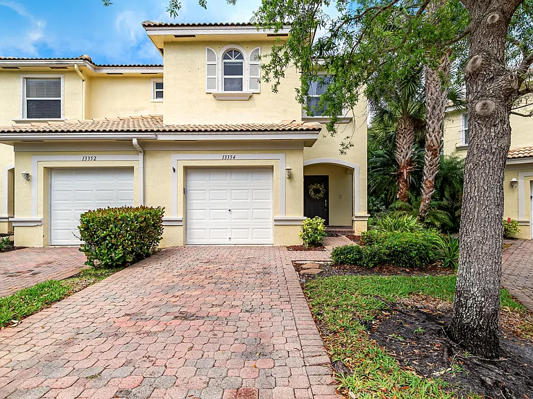 13354 Georgian Ct — Photo 29