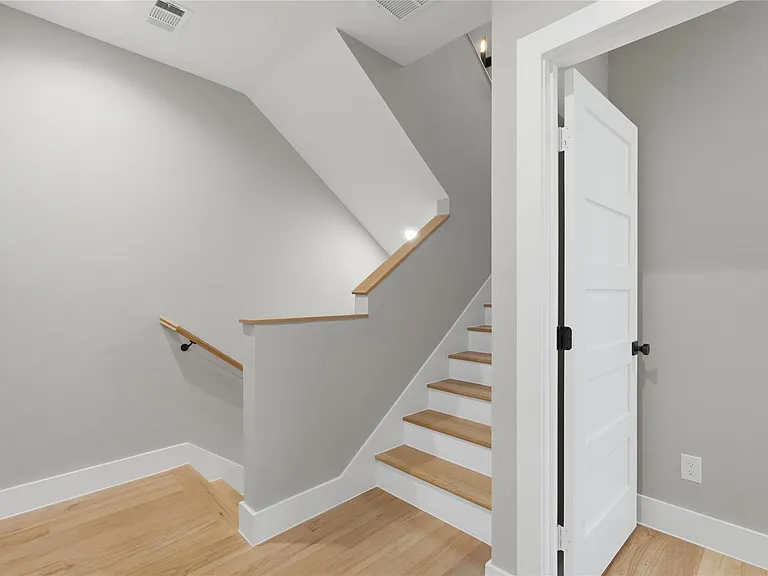 2214 Annex Ave #101 — Photo 16