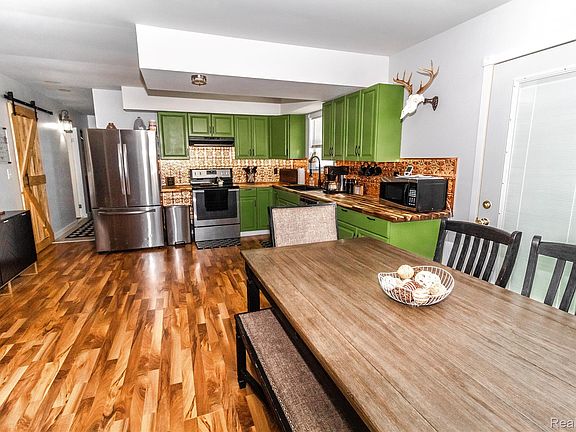 5th image of 8353 Gale Rd