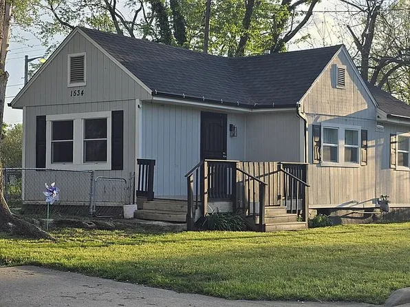 1534 N 30th St, Terre Haute, IN 47803
