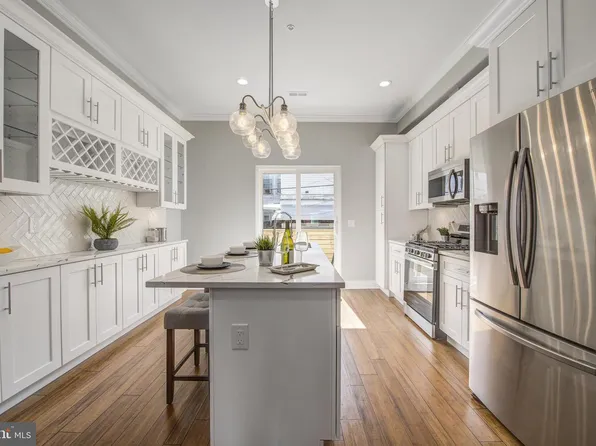 732 Daly St, Philadelphia, PA 19148