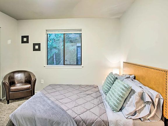 5th image of 4722 82nd Ave W