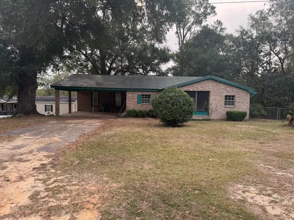 1512 N 4th St, Florala, AL 36442
