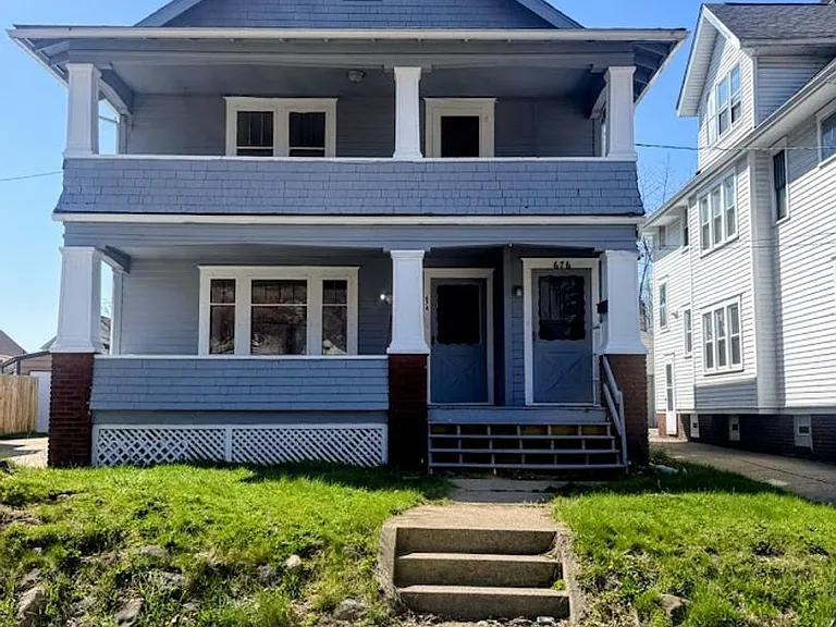 674 Thayer St — Photo 10