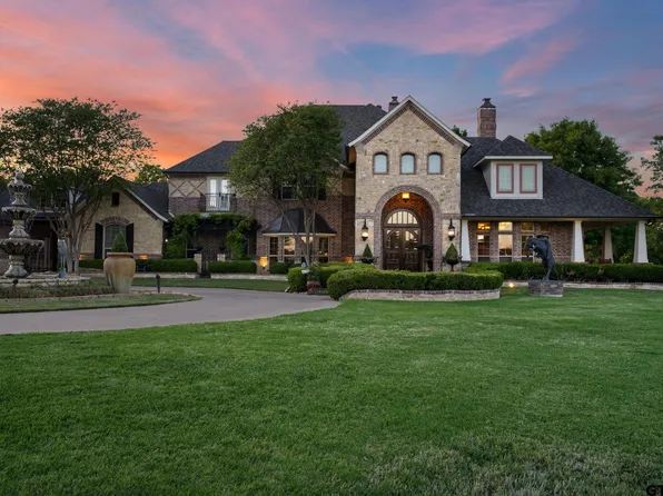 725 Locust Dr, Red Oak, TX 75154