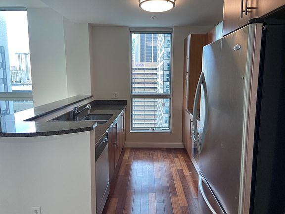 3rd image of 300 Biscayne Blvd #1901