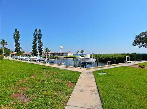 2nd image of 4810 Gulf Of Mexico Dr #V-9