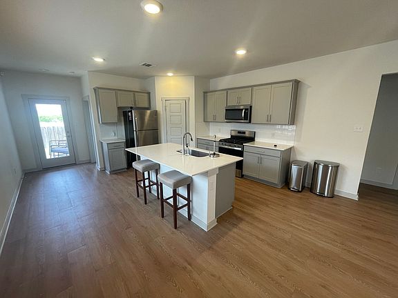 2nd image of 308 Millbrook Blvd