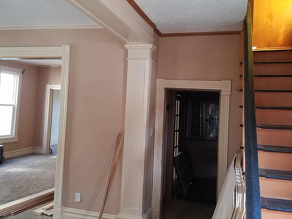 3rd image of 802 Gaston Ave