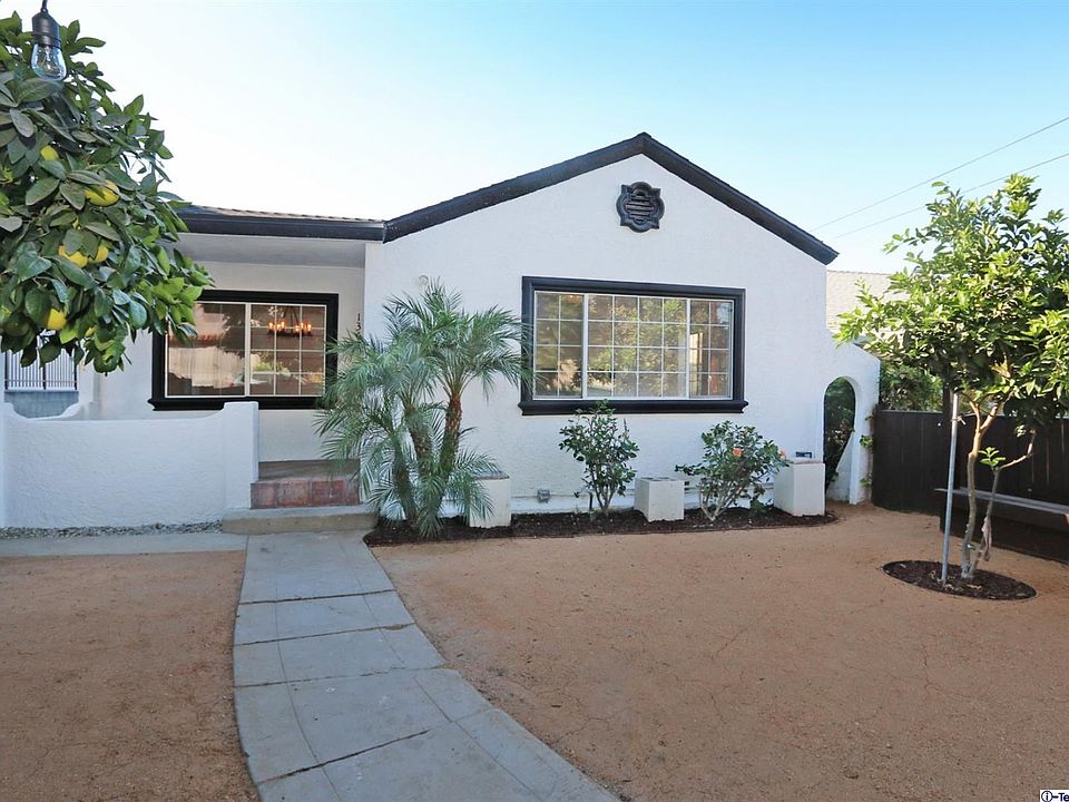 1st image of 1363 Armadale Ave