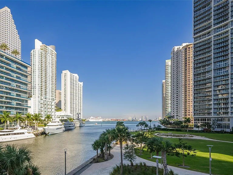 475 Brickell Ave #4213 — Photo 26