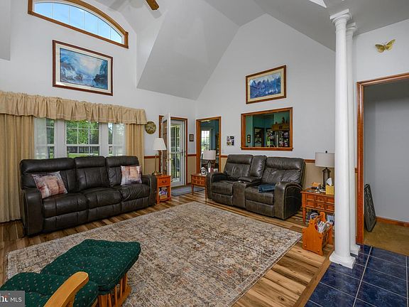 4th image of 54 Cantwell Dr