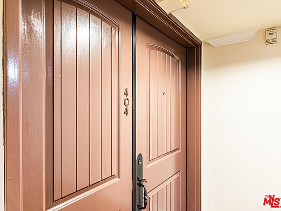 4th image of 10390 W La Grange Ave #Penthouse 4