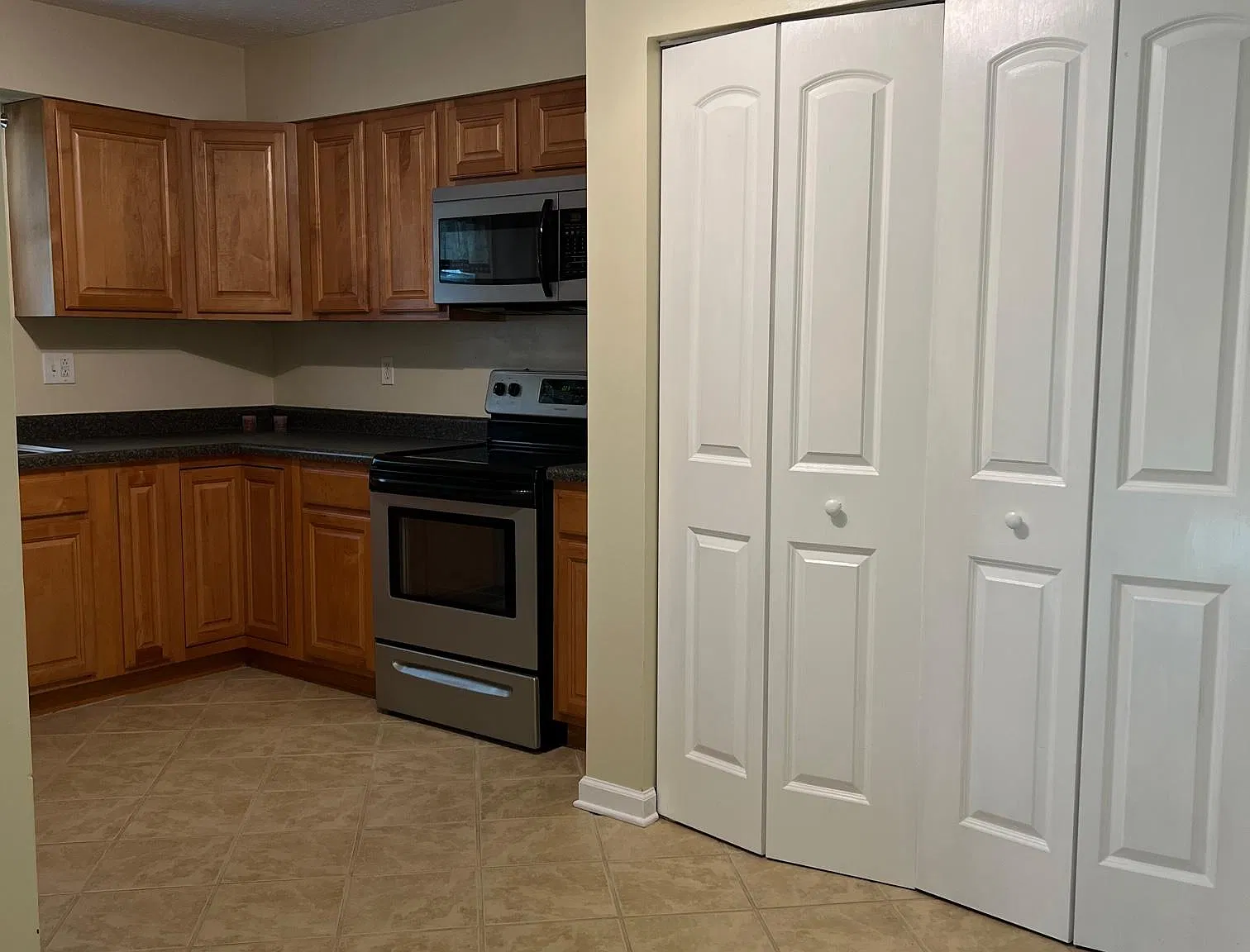 6920 Ellesmere Dr — Photo 3