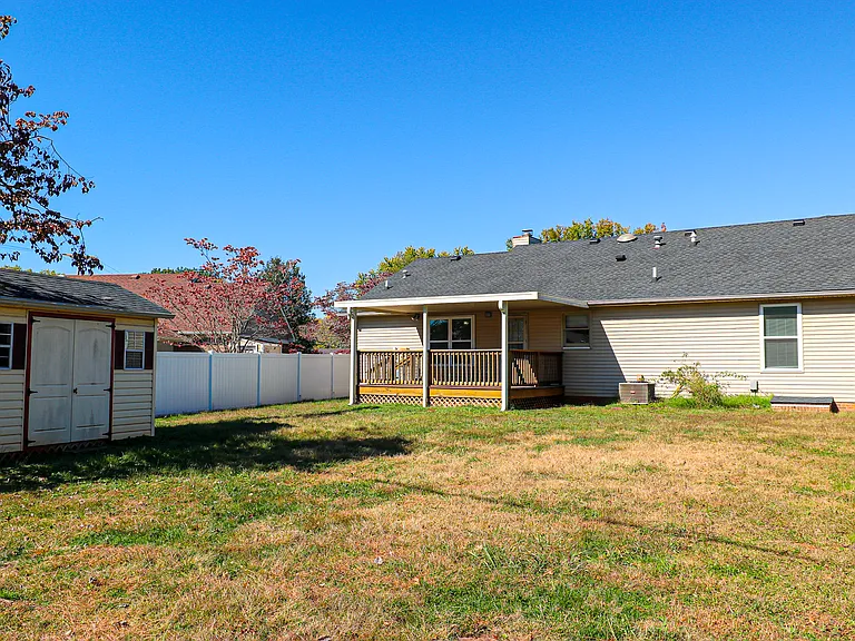 1342 Westen St — Photo 4