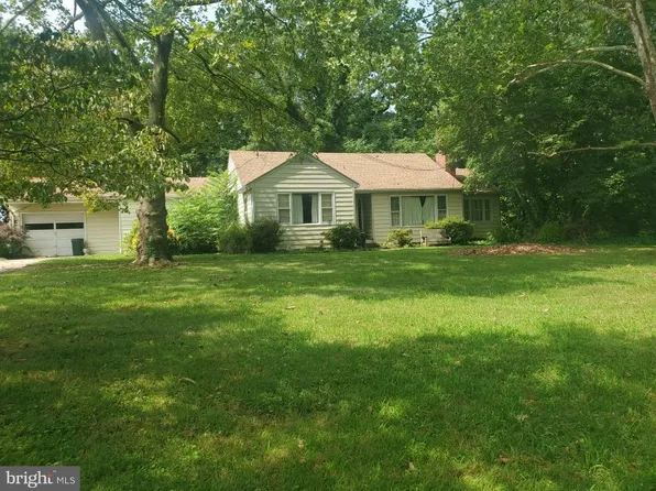 24333 Mervell Dean Rd, Hollywood, MD 20636