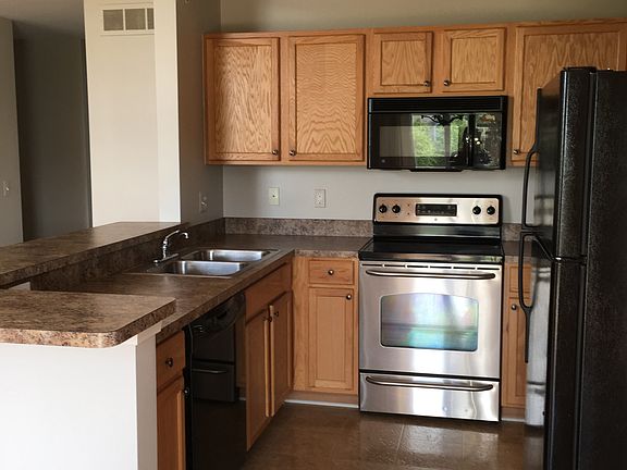 3rd image of 2092 Leighton Dr