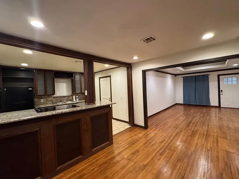 1109 N Redbud Dr — Photo 8