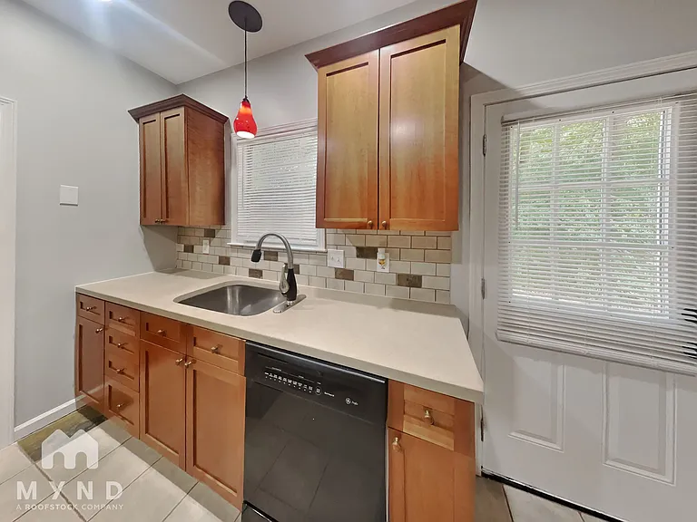 325 Shelby Forest Dr — Photo 5