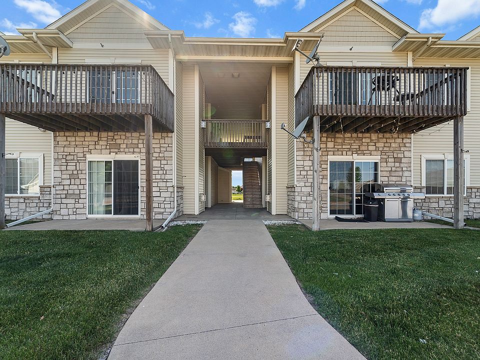 1st image of 1632 NW Prairie Lakes Dr #2