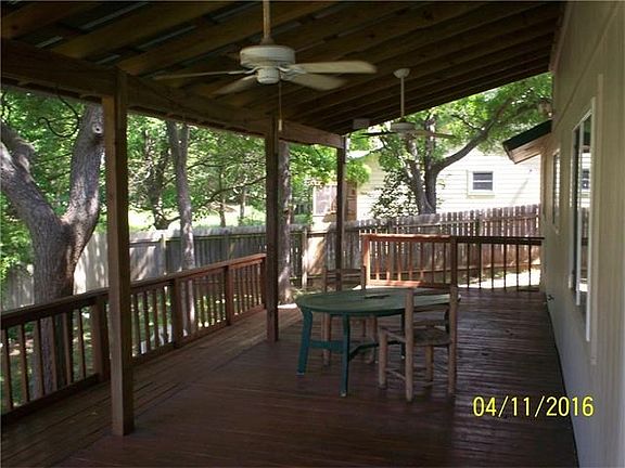 Huge, Well-Maintained Covered Deck with Two Ceiling Fans!