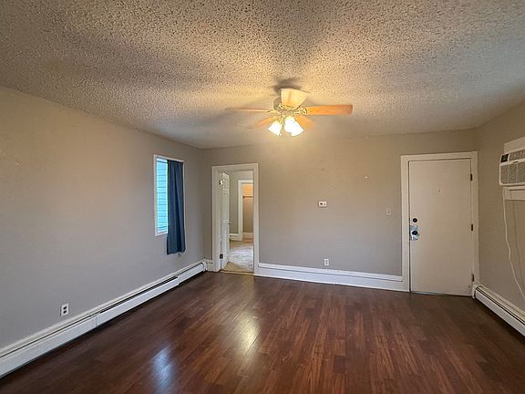 3rd image of 930 N Booth St