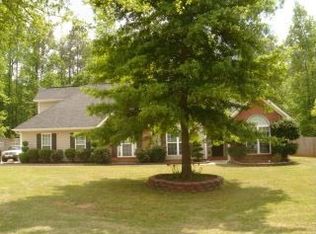 180 Mosby Creek Dr, Hampton, GA 30228