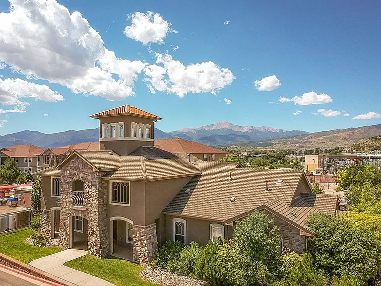 Shadow Mountain Apartments — Photo 15
