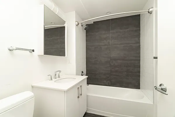 Rented by Astoria Realty | media 3