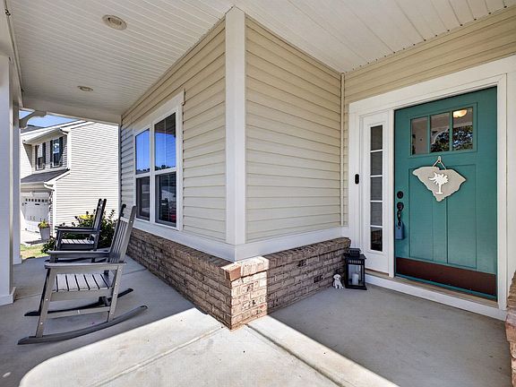 4th image of 211 Picketts Mill Dr