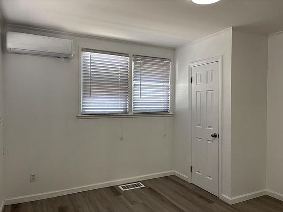 3rd image of 439 Newbridge Rd