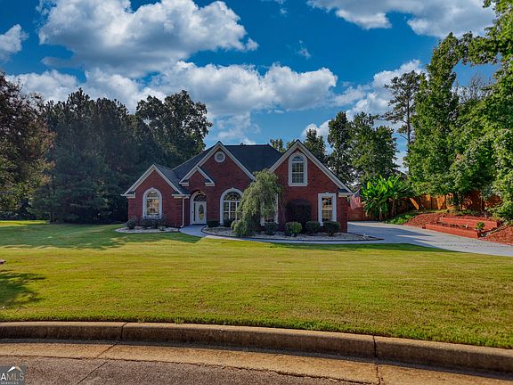 3rd image of 2052 SW Whippoorwill Way