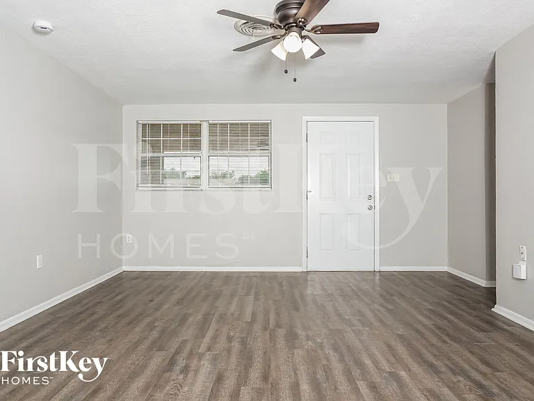 3567 Harbor Blvd — Photo 3
