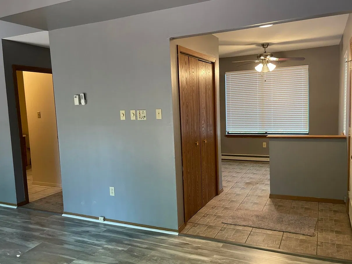 2 bed, 1050 sqft, $1,700 — Photo 3