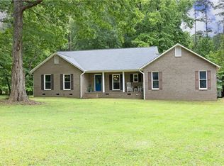 819 Homestead Rd, Chapel Hill, NC 27516