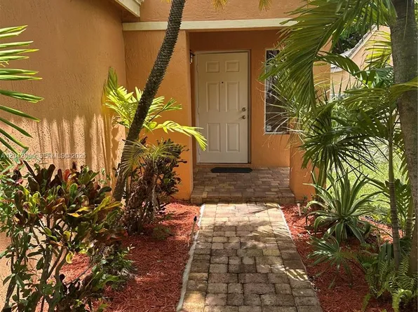 4025 Pine Ridge Ln, Fort Lauderdale, FL 33331