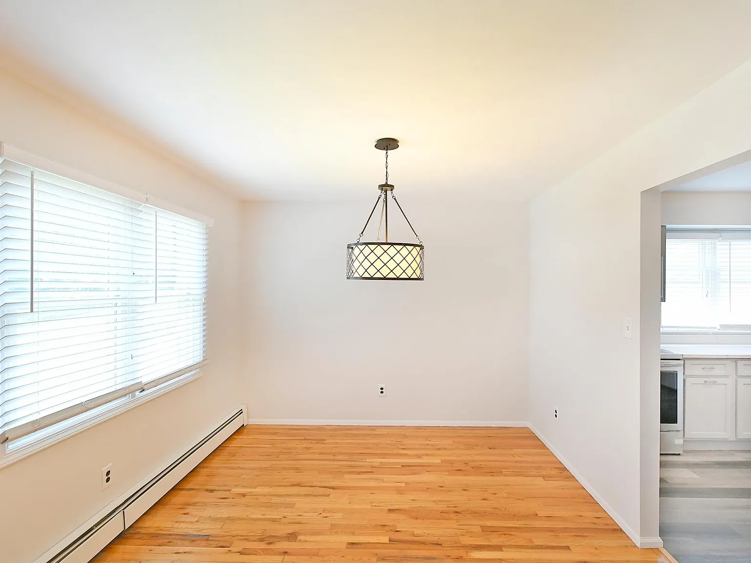 2 bed, $3,200 — Photo 4