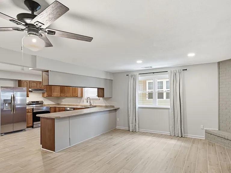 6182 Milne Blvd — Photo 3
