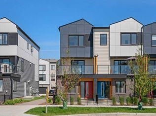 8562 S 19th Ave SE, Calgary, AB T2B 0A5
