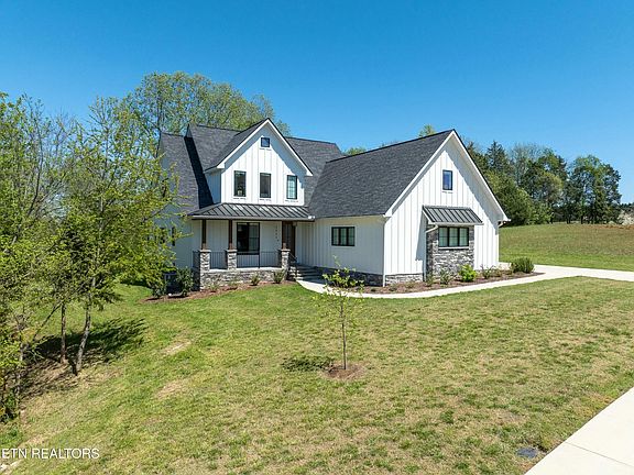 2nd image of 3422 Helmsley Ct