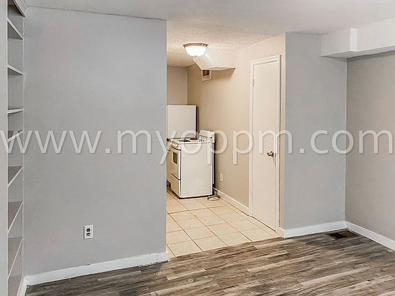 4th image of 4915 Chicago St #4915/03