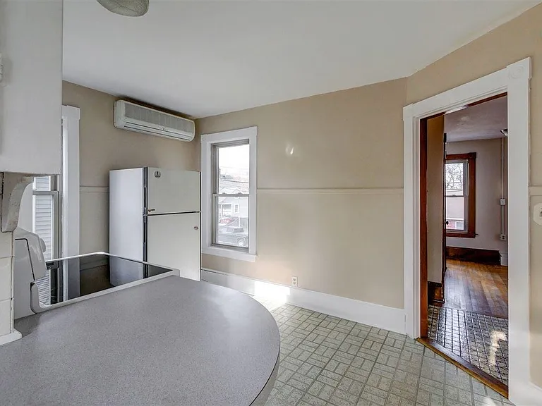 11 Taylor St — Photo 15