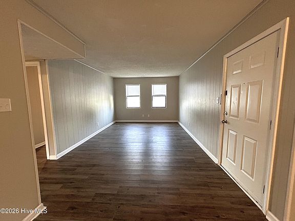 2nd image of 102 Ravenwood Dr APT D