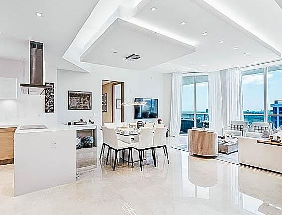 5th image of 17111 Biscayne Blvd #930