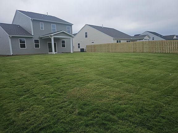 4th image of 374 Midland Pines Dr